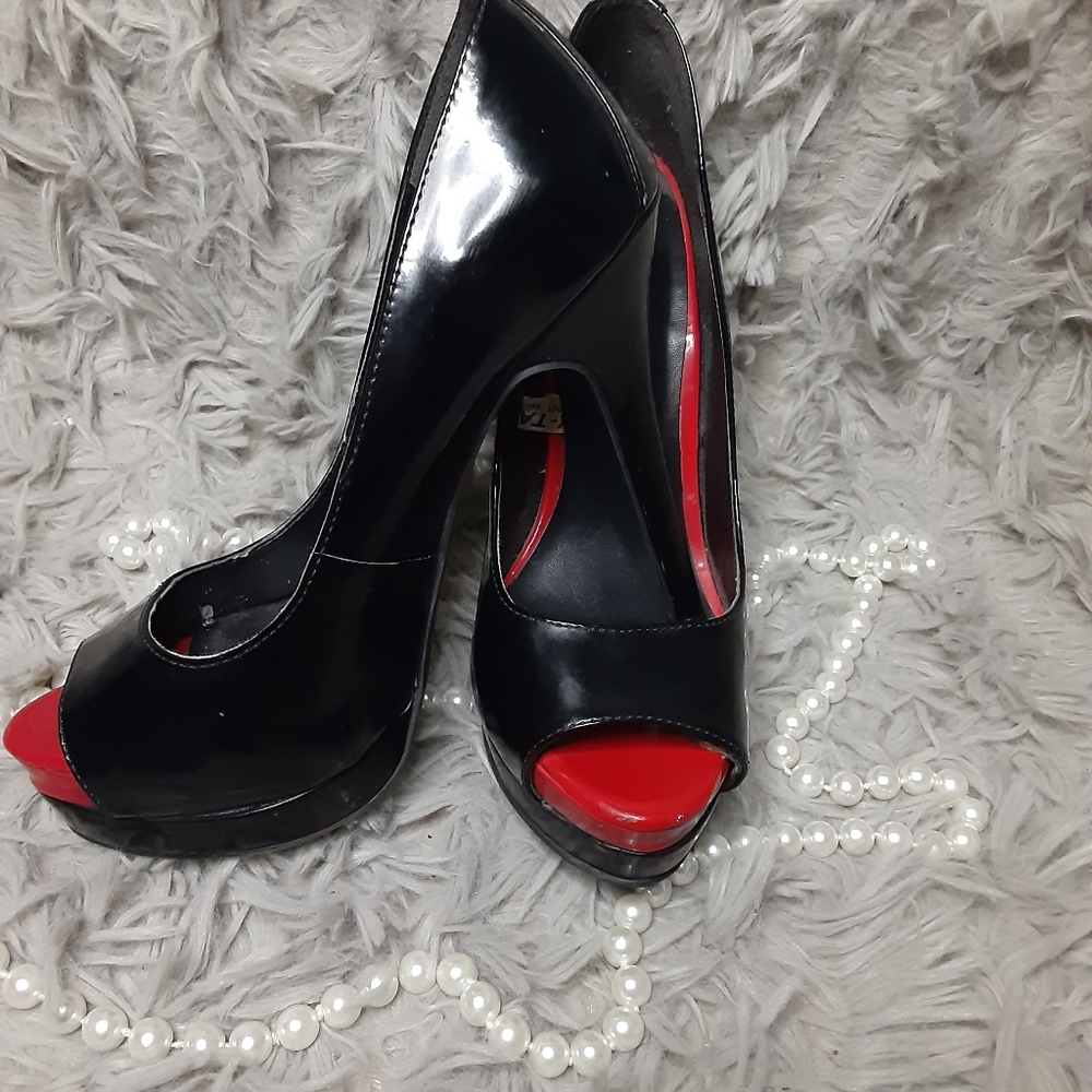 Women's high heeled shoes